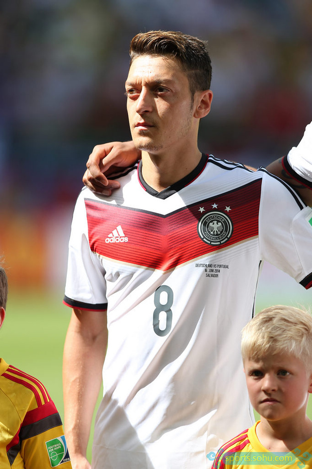 米兰体育入口-加拿大鏖战墨西哥，穆勒完成帽子戏法的简单介绍