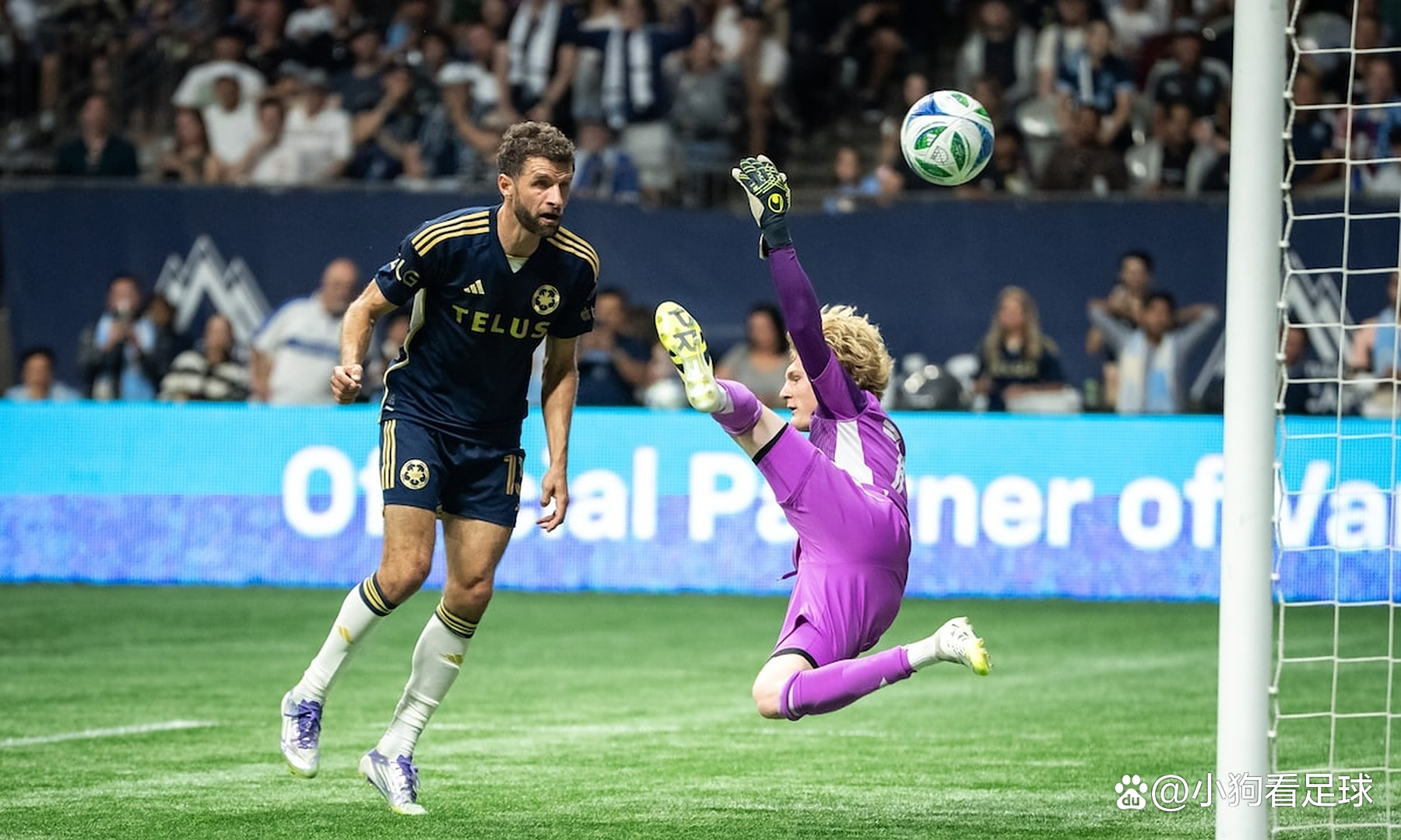 加拿大鏖战墨西哥,穆勒完成帽子戏法的简单介绍 加拿大鏖战墨西哥,穆勒完成帽子戏法的简单介绍