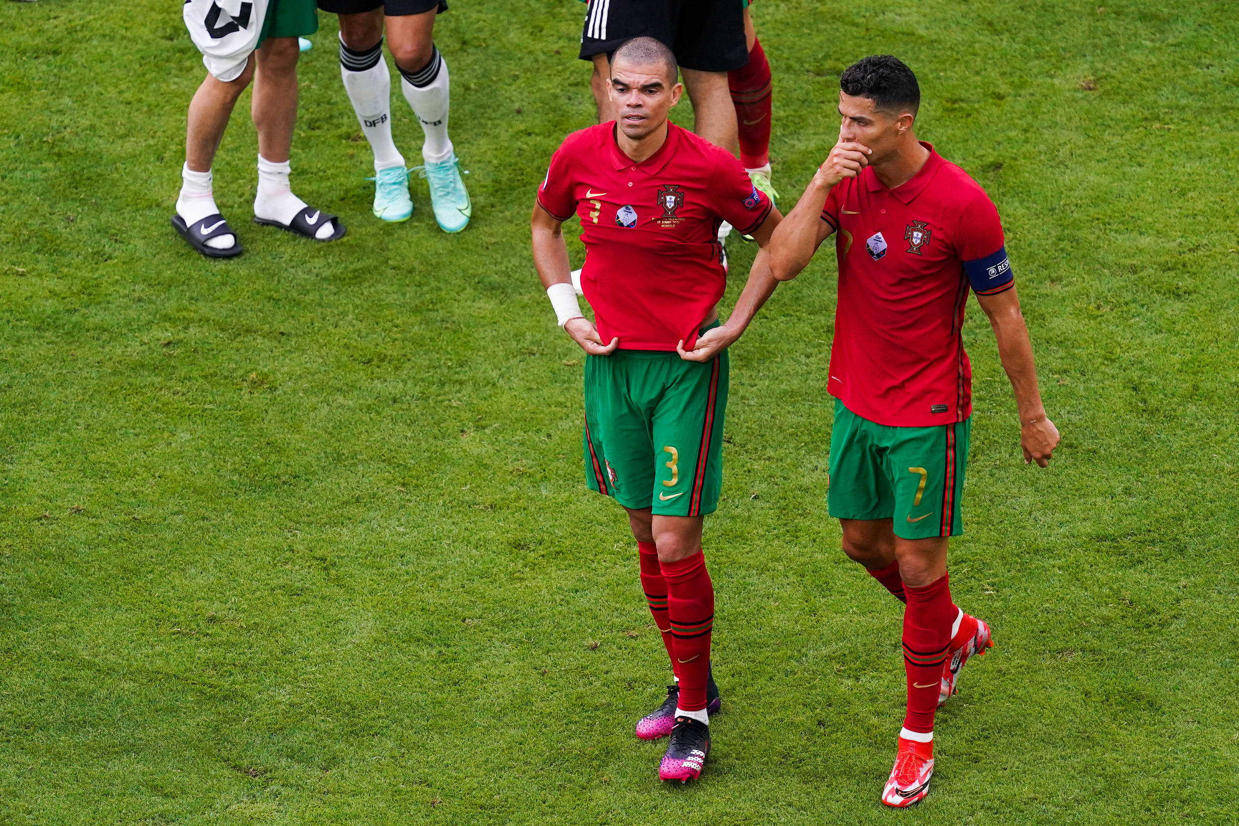 米兰-包含法国联赛高潮迭起，球员积极备战的词条