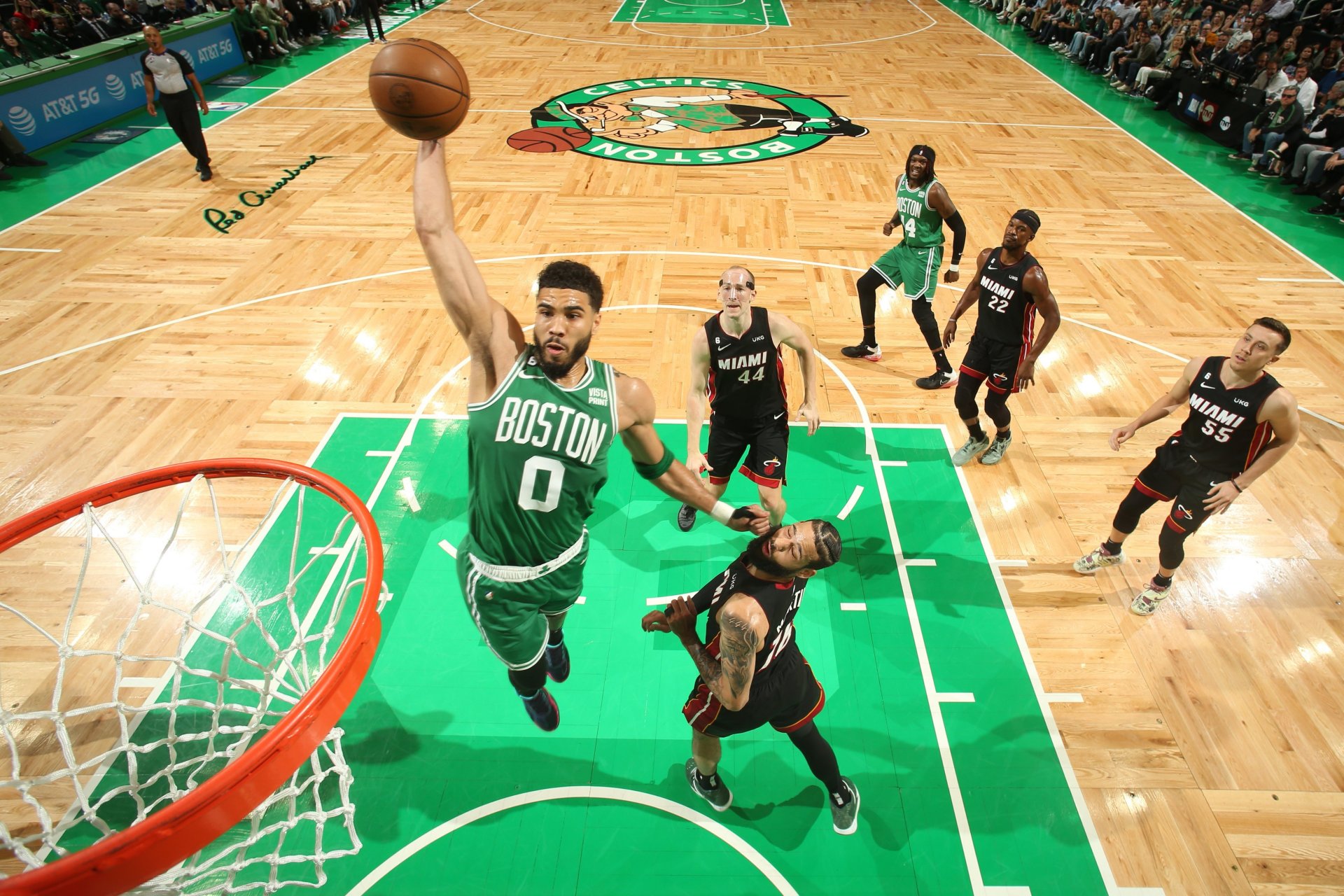 步行者队在比赛中展现出不服输的态度的简单介绍 步行者队在比赛中展现出不服输的态度的简单介绍