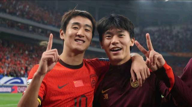 米兰体育-包含年轻球员表现出色，为球队带来好消息和期待的词条