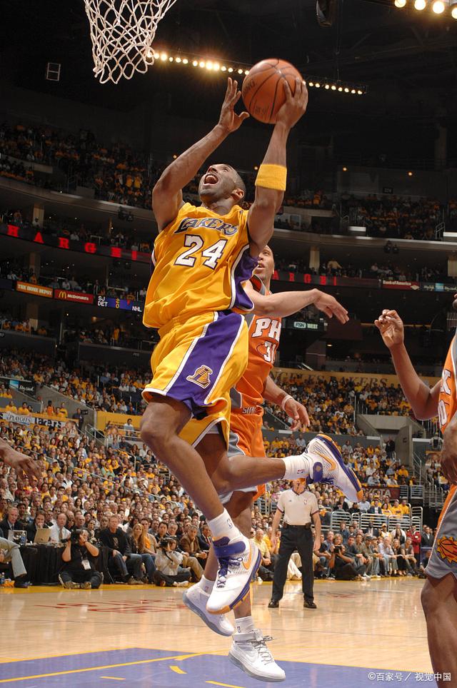 精彩瞬间再现,球员精彩表现引起轰动的简单介绍 精彩瞬间再现,球员精彩表现引起轰动的简单介绍