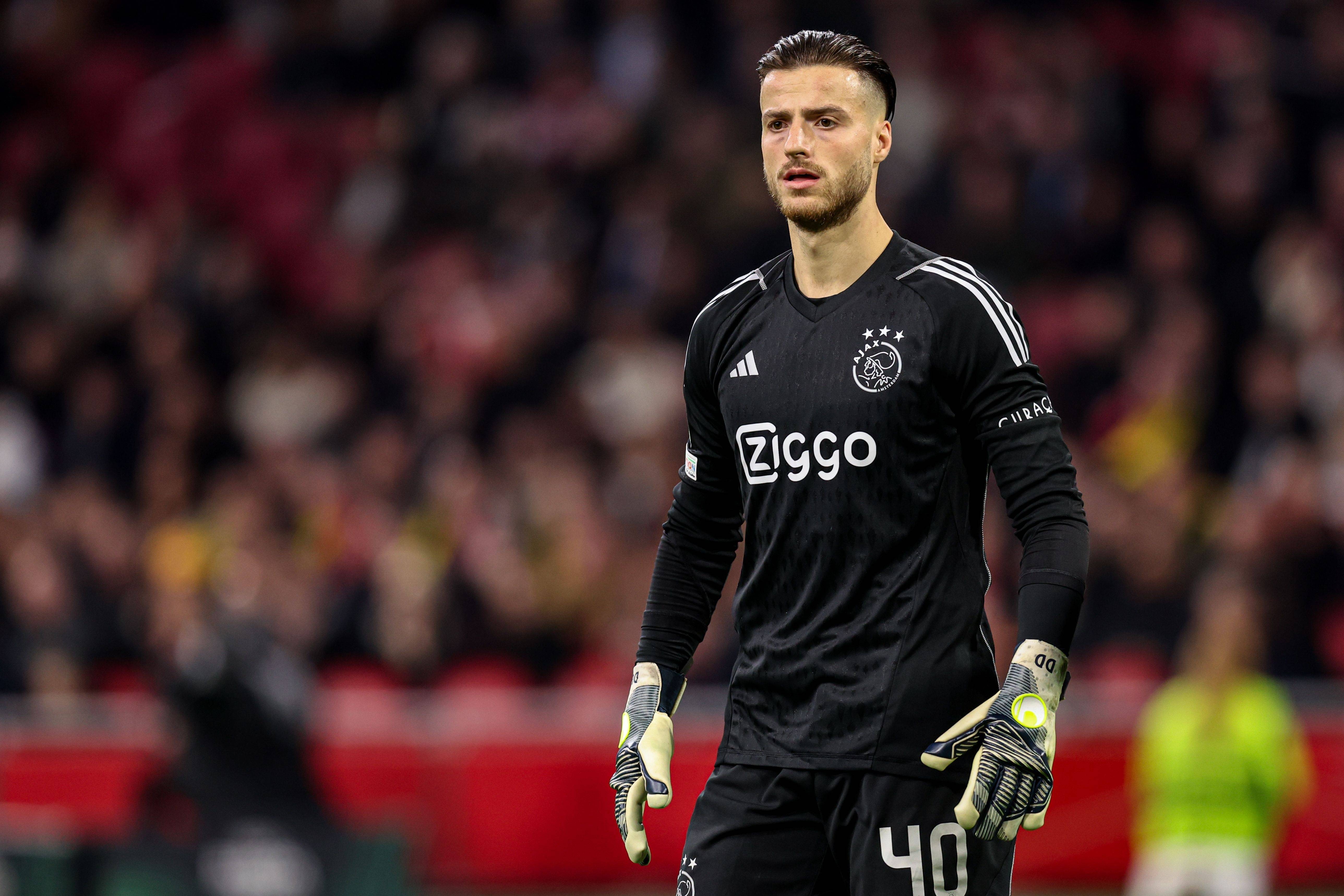 关于阿贾克斯表现抢眼，引起球迷热议的信息