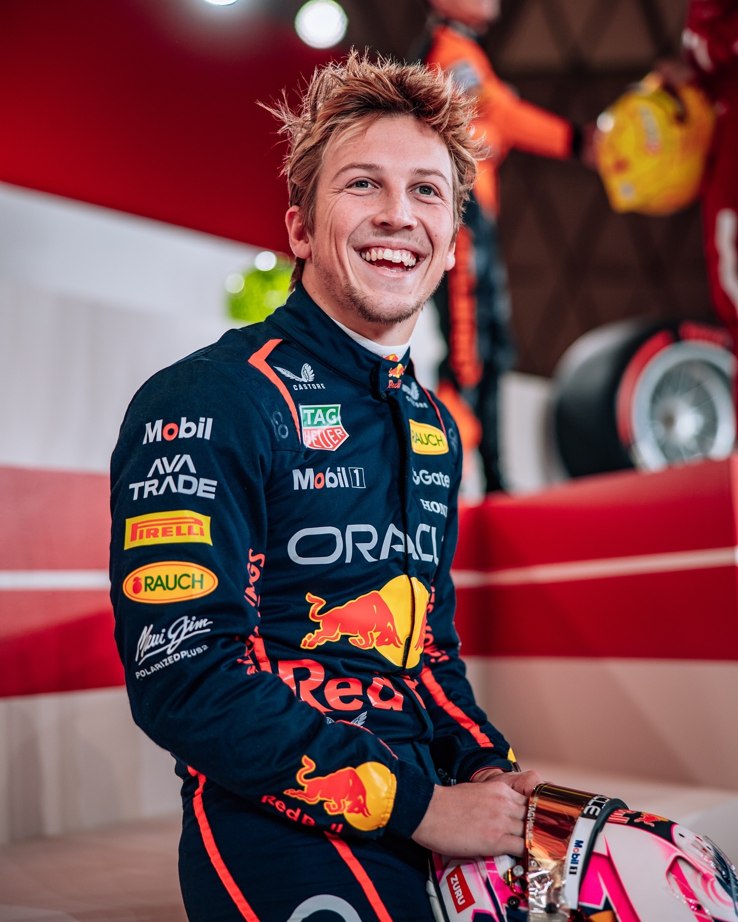 中国米兰体育-阿斯顿马丁翻盘迈凯伦，汉密尔顿扛起全队的简单介绍