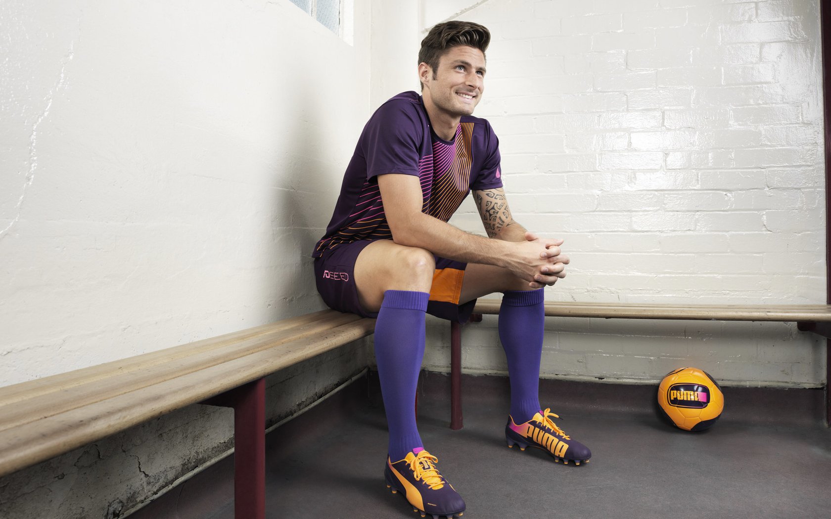 福克斯点燃上海滩，当新疆铁骑遭遇东方烈焰