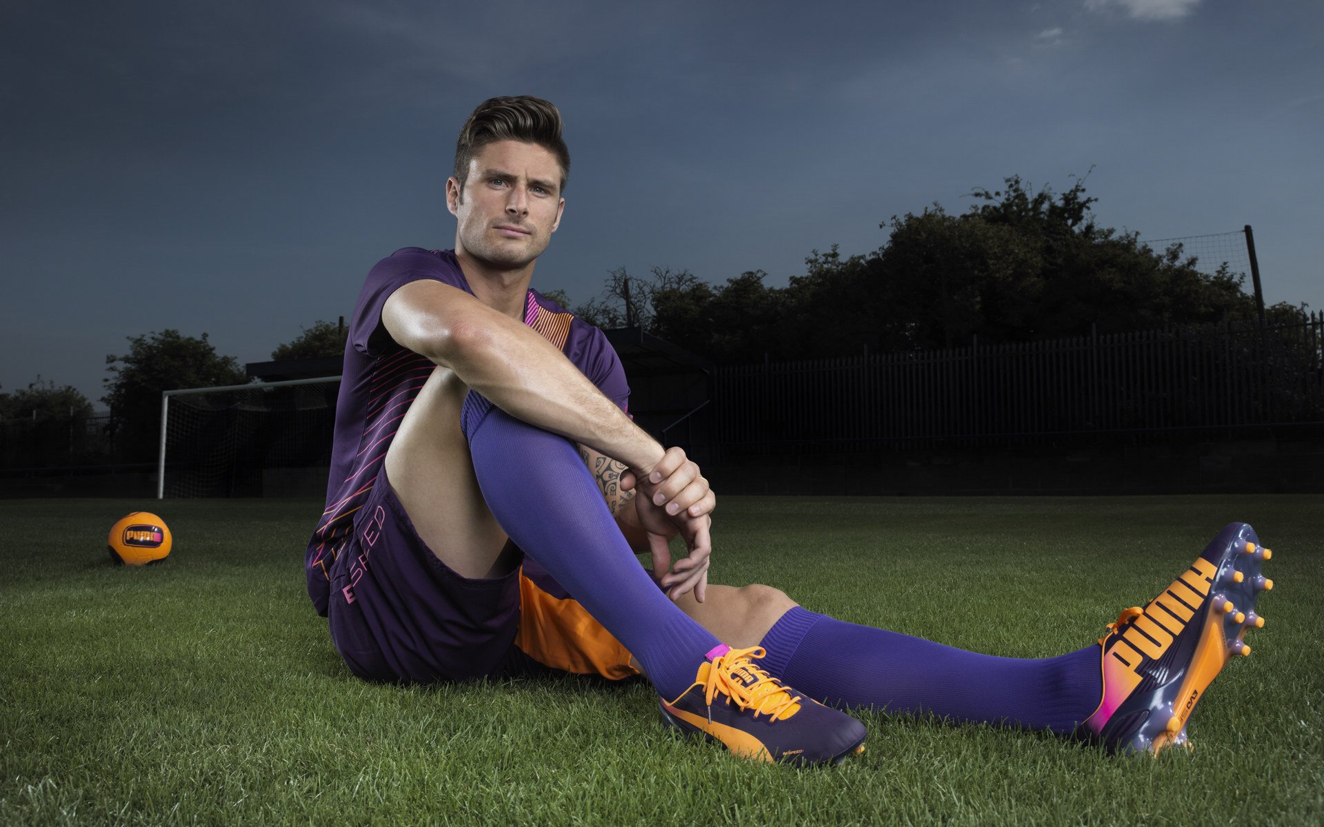 米兰体育官方网站-福登用实力证明自己，曼联翻盘乌克兰，一场定义赛季的转折之战